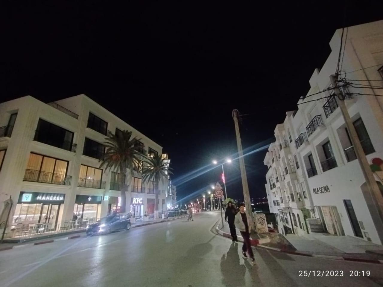 Allexandra La Marsa Luaran gambar