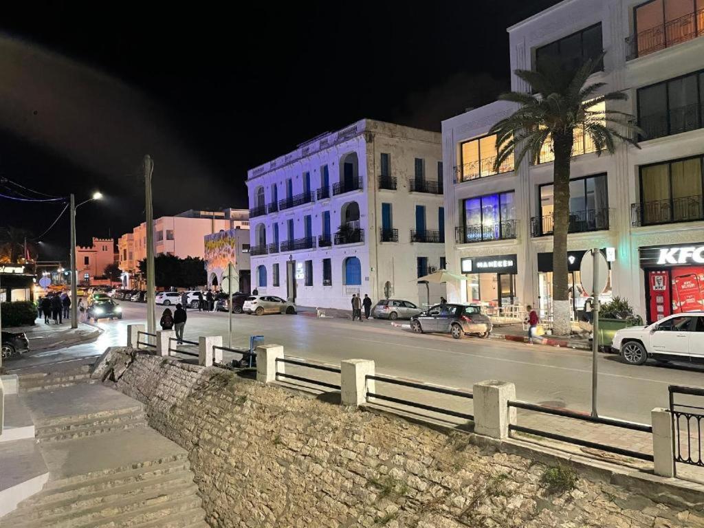Allexandra La Marsa Luaran gambar